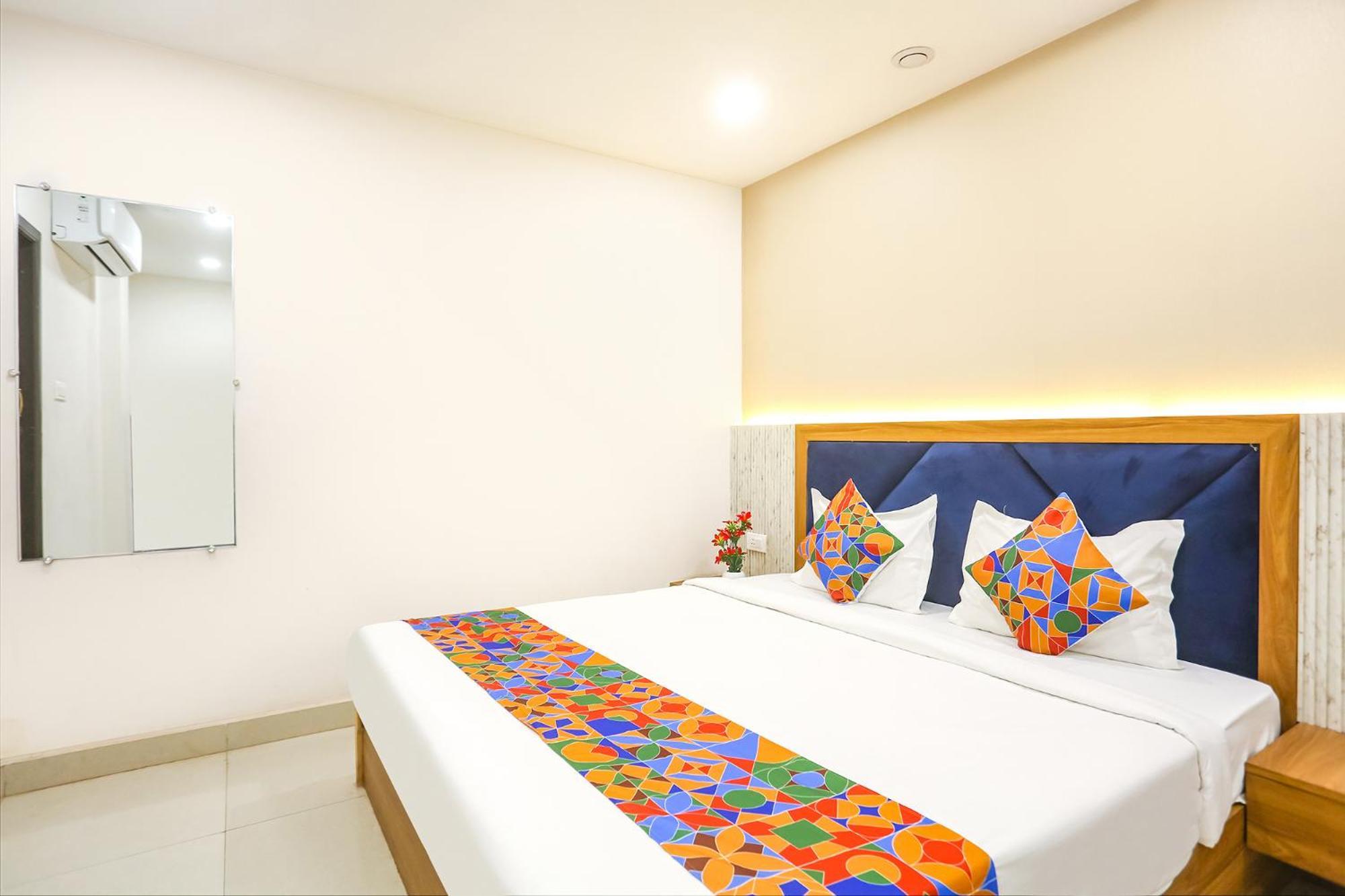 Fabhotel Hari Kunj 900 M From Kashi Vishwanath Temple Varanasi Ngoại thất bức ảnh