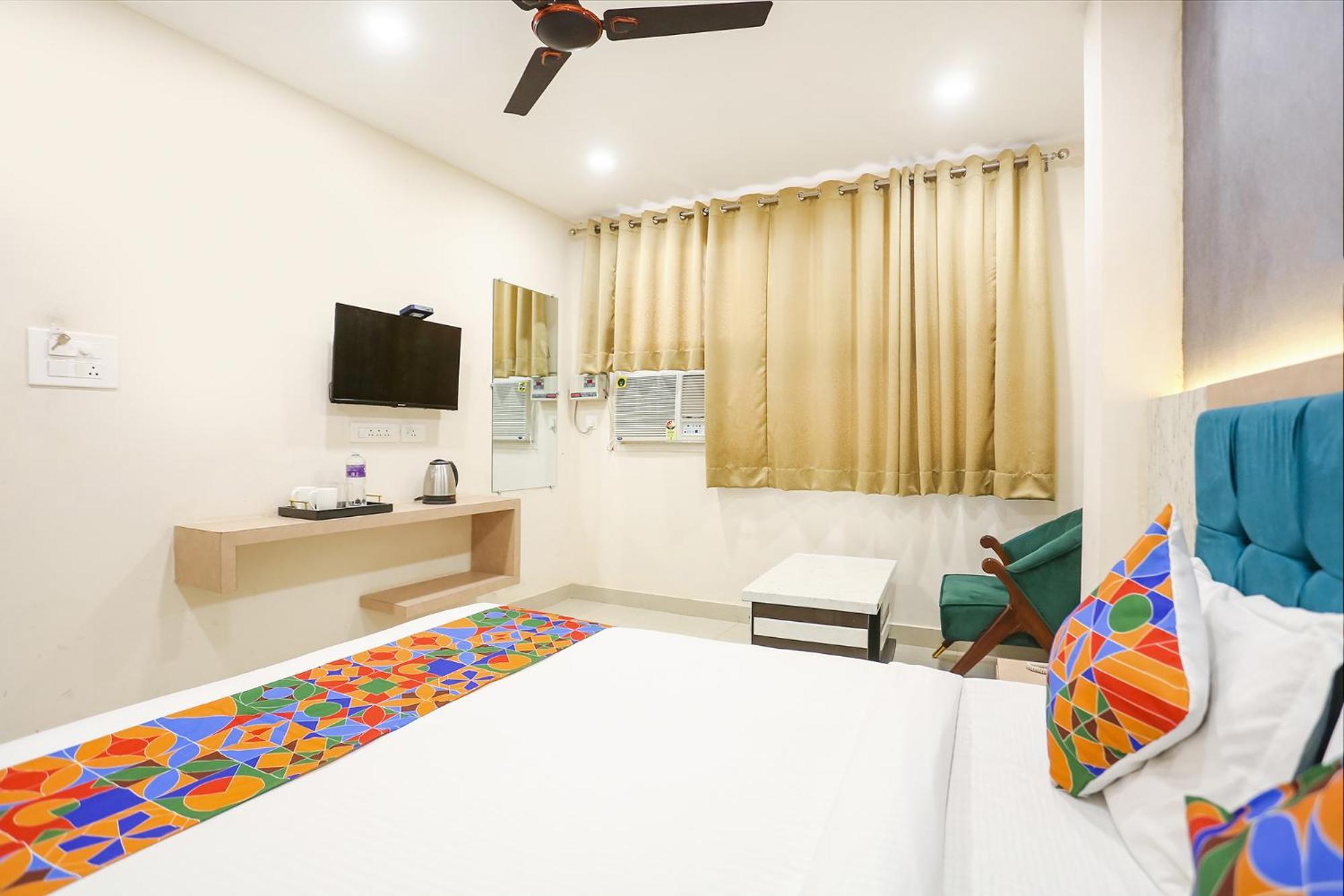Fabhotel Hari Kunj 900 M From Kashi Vishwanath Temple Varanasi Ngoại thất bức ảnh