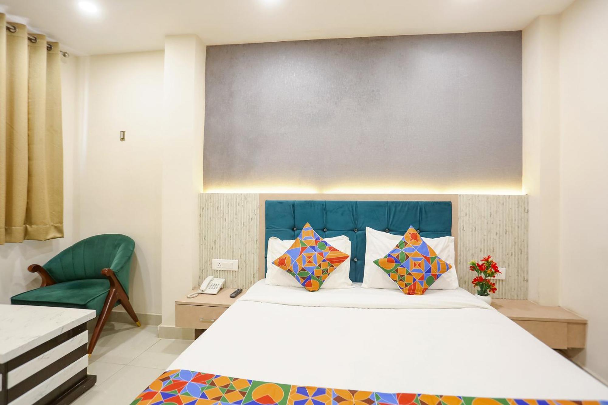 Fabhotel Hari Kunj 900 M From Kashi Vishwanath Temple Varanasi Ngoại thất bức ảnh
