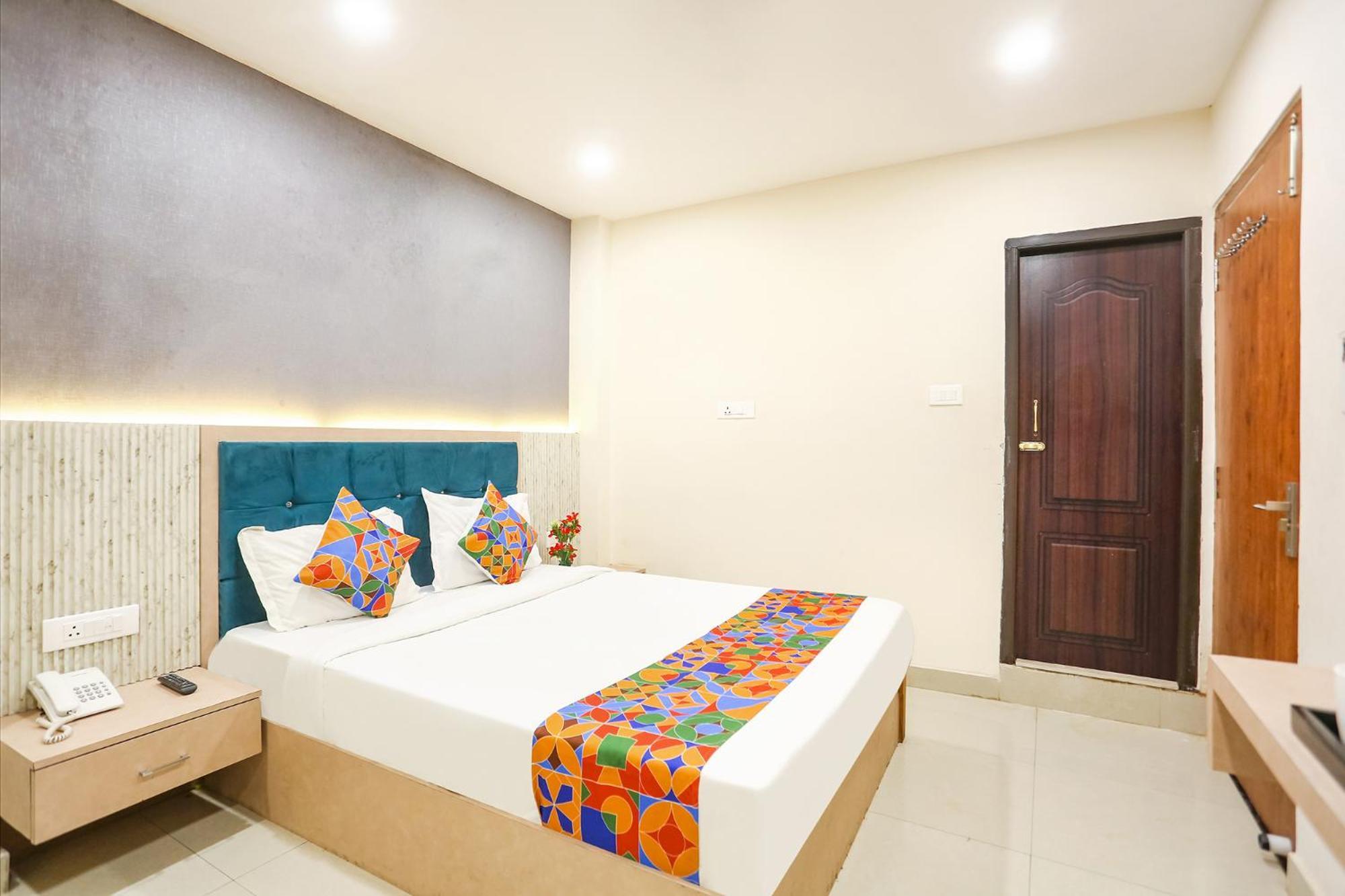 Fabhotel Hari Kunj 900 M From Kashi Vishwanath Temple Varanasi Ngoại thất bức ảnh