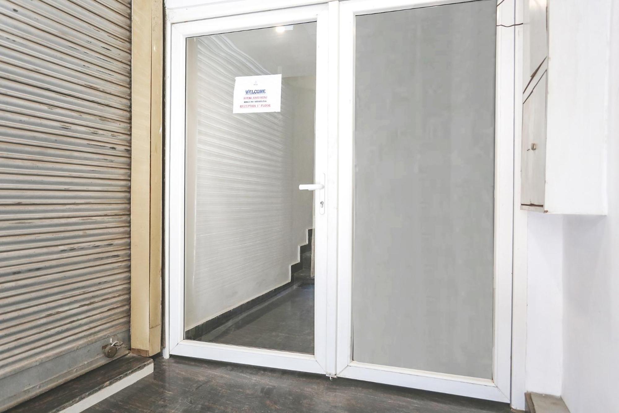 Fabhotel Hari Kunj 900 M From Kashi Vishwanath Temple Varanasi Ngoại thất bức ảnh